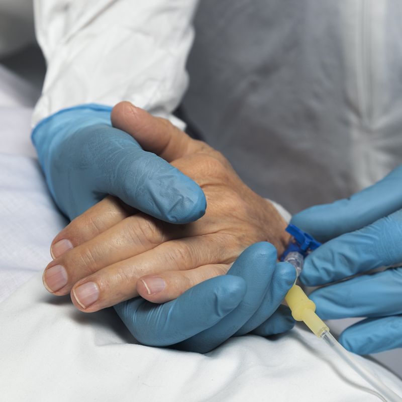 close-up-doctor-putting-cannula.jpg