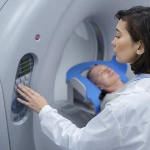 Aperfeiçoamento em ressonância magnética e tomografia computadorizada com ênfase em oncologia para técnicos e tecnólogos em radiologia e biomédicos