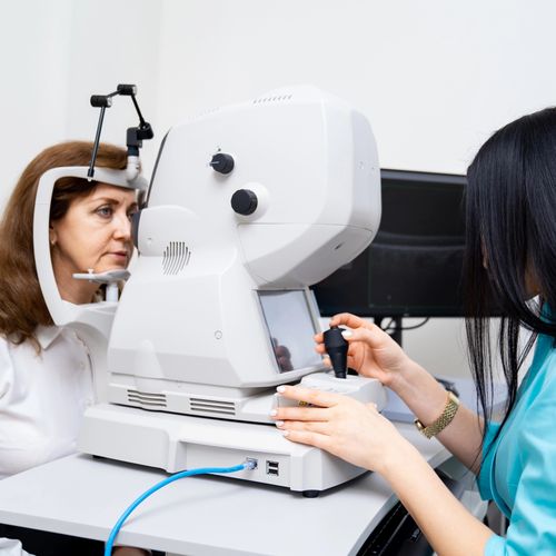 Assistant en ophtalmologie à l'USP